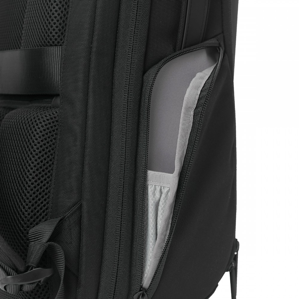 Рюкзак XD Design Bizz Backpack 18-25 л Black P705.931