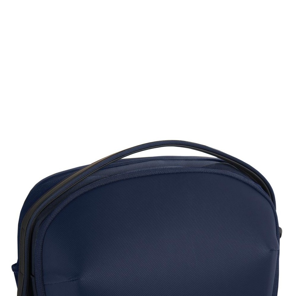 Рюкзак XD Design Bizz Backpack 18-25 л Navy P705.935