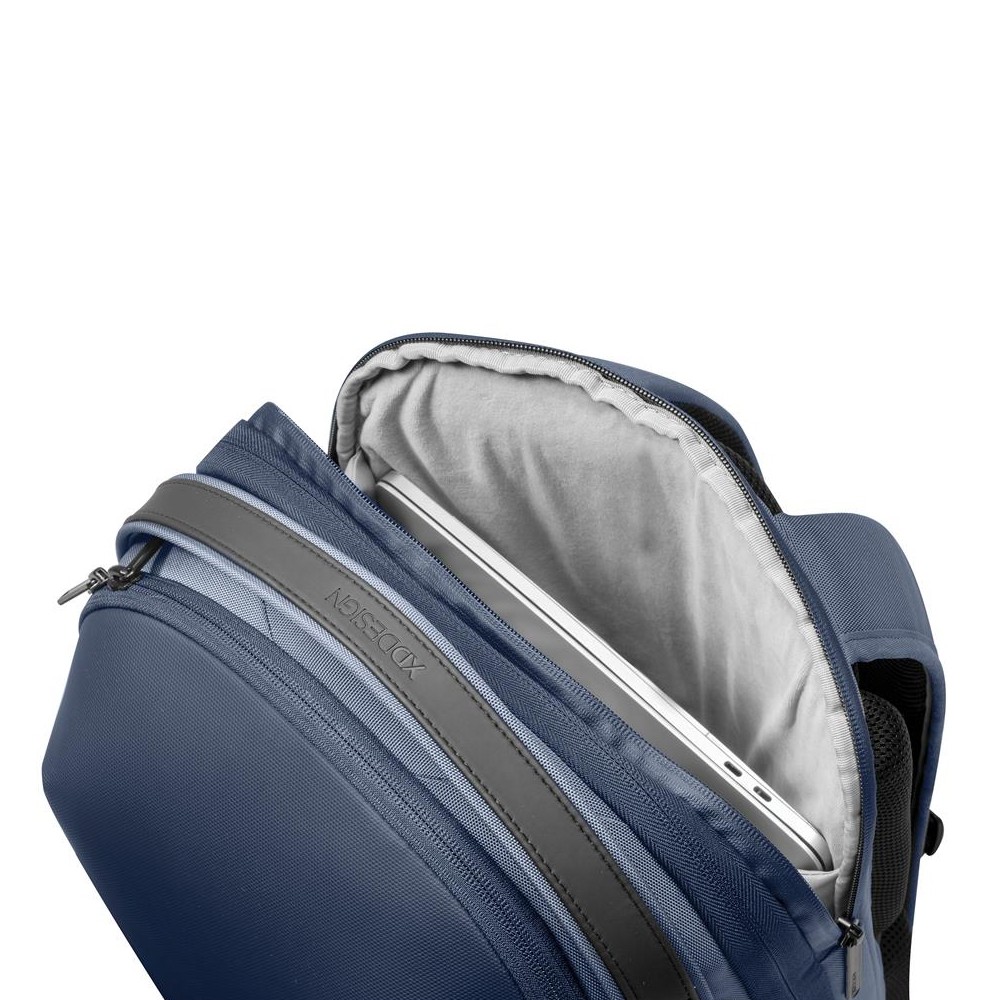 Рюкзак XD Design Bizz Backpack 18-25 л Navy P705.935