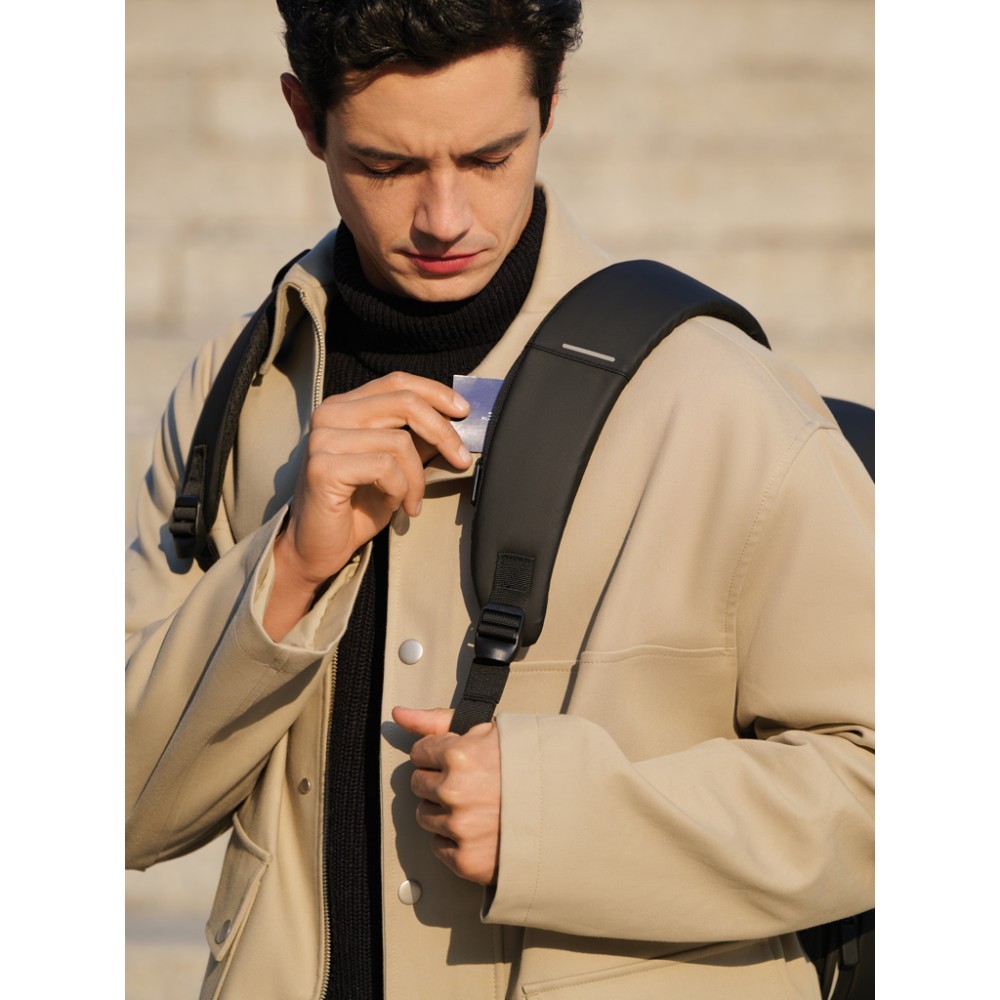 Рюкзак XD Design Bobby Edge Black P706.2501