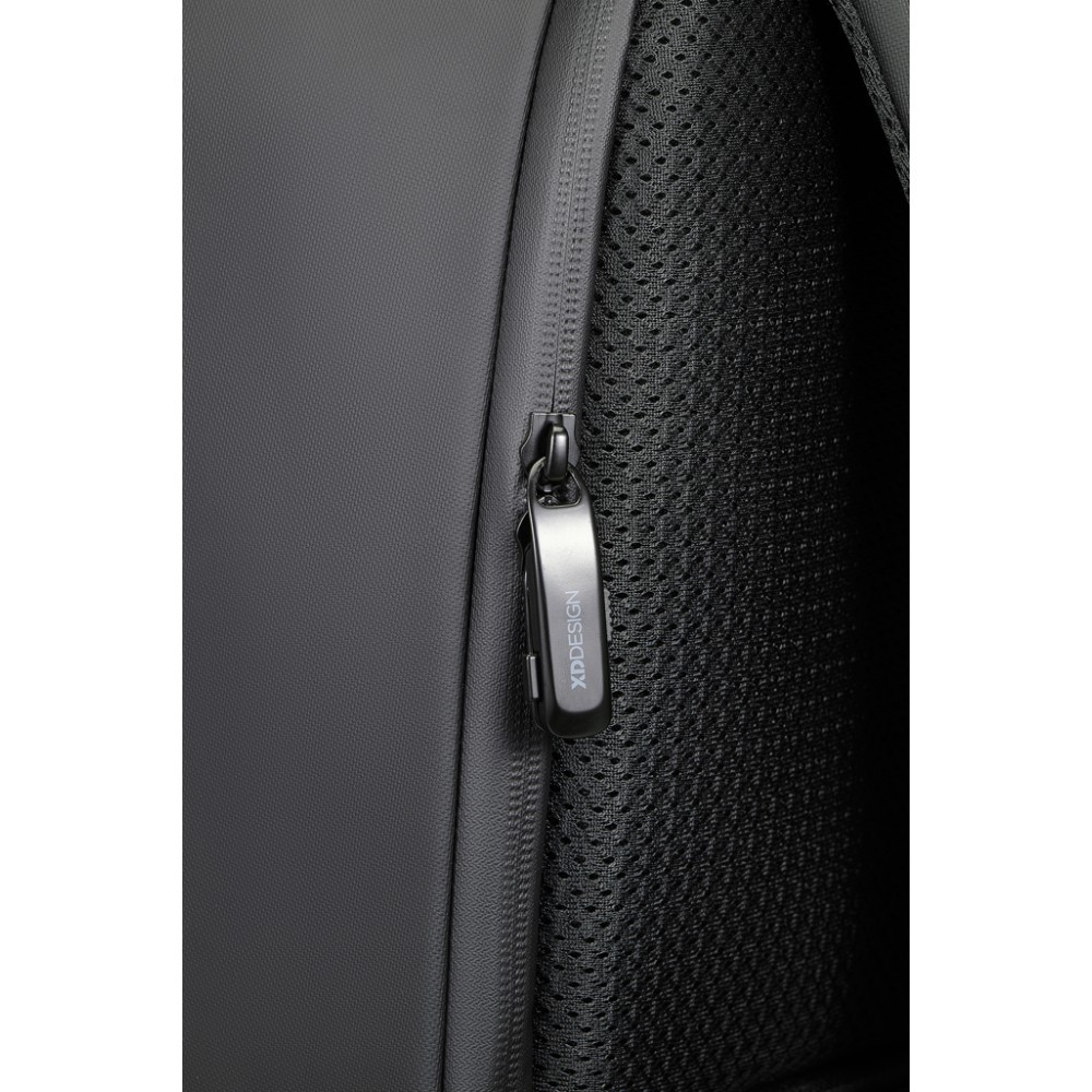 Рюкзак XD Design Bobby Edge Black P706.2501